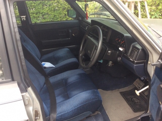 ขายรถวอลโว่ 244 หน้ายก ปี 87 เครื่อง2.4 เกียร์ออโต้ ติดแก๊ส LPG เพาเวอร์ กระจกไฟฟ้าทั้งคัน เบาะเดิมๆสวย แอร์เย็น  ตัวถังเดิมๆ สีซีด รถขับดี พร้อมใช้ ขายถูกครับ