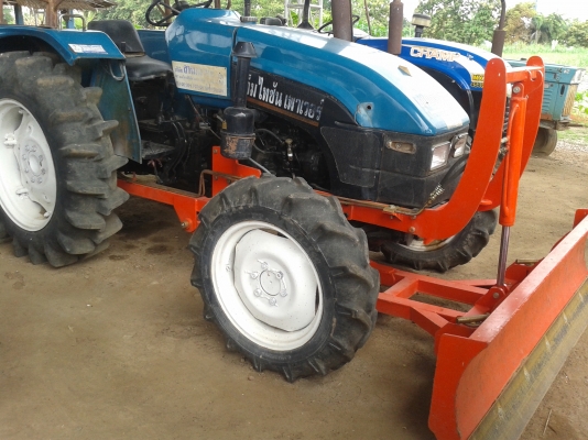 ขายรถไถยูเอ็มไทชัน454แรงพร้อมไบมีดและลอตาลี้