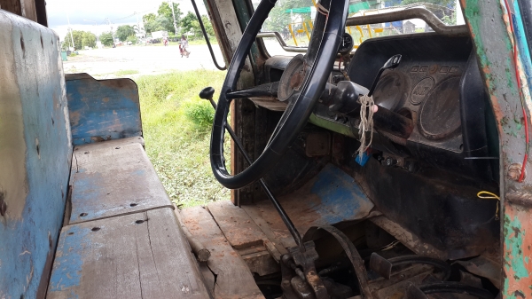 ขอแจมหน่อยนะครับขายด่วนเทรนเลอร์หางปลา10ล้อเพลาเดียวเครื่องEH700 165แรงเข็นแบคโฮ100-120สบายโทร0843923995