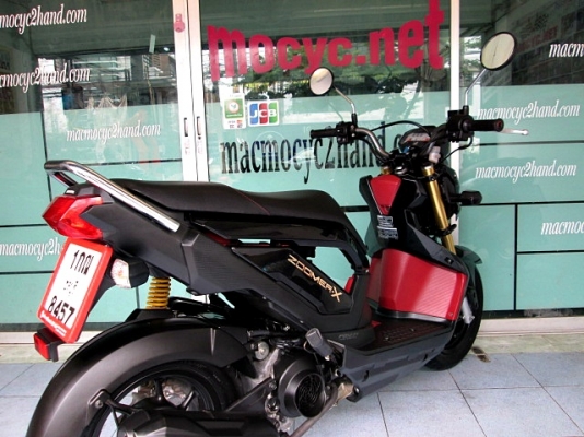 ZOOMER สีดำแดง รุ่นใหม่ภายในสีแดง ตัวท๊อป คอมบายเบลก รถเดือน พ.ค ปี 57  แถม 2 รายการ 39900