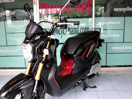 ZOOMER สีดำแดง รุ่นใหม่ภายในสีแดง ตัวท๊อป คอมบายเบลก รถเดือน พ.ค ปี 57  แถม 2 รายการ 39900
