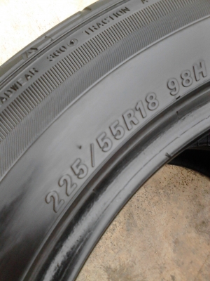 225/55R18 FALKEN ZIEX ZE912 ( ไม่มีปะ ) ปี 2011 มี 2 เส้น TEL.081-427-3941 225/55R18 FALKEN ZIEX ZE912 ( ไม่มีปะ ) ปี 2011 มี 2 เส้น TEL.081-427-3941