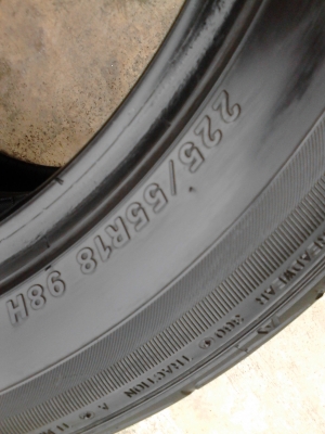 225/55R18 FALKEN ZIEX ZE912 ( ไม่มีปะ ) ปี 2011 มี 2 เส้น TEL.081-427-3941 225/55R18 FALKEN ZIEX ZE912 ( ไม่มีปะ ) ปี 2011 มี 2 เส้น TEL.081-427-3941