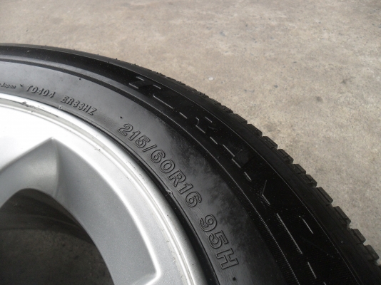 ล้อแม็ก 16นิ้ว 6รู อีซูสุ พร้อมยาง สวยๆ 4 ล้อ ราคา 6900 บาท