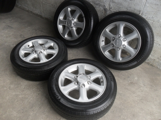 ล้อแม็ก 16นิ้ว 6รู อีซูสุ พร้อมยาง สวยๆ 4 ล้อ ราคา 6900 บาท