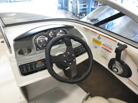 ขายเรือใหม่ ปีใหม่ 2014 Bayliner185BR 18ฟุต พร้อมประกันบริษัทที่น่าเชื่อถือ