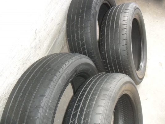 ยาง BRIDGESTONE 185/60R15ปี10 สวยๆ 4 เส้น ราคา 1700 บาท