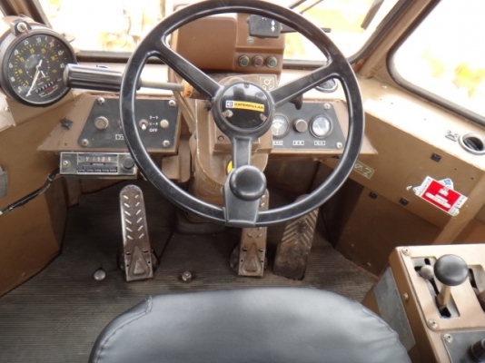 รถตัก CAT 936 นำเข้าจากญี่ปุ่นแท้ๆ สวยมากๆๆๆๆ ขายถูกๆๆๆๆ 090-986-2521