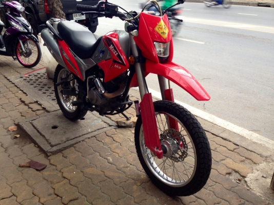 ธารนนทบุรี//ขาย m bike 200 cc สวยๆเดิมๆ ระบบไฟสมบูรณ์ทุกจุด เครื่องดีขับมันๆครับ ราคา 37,000 บาท ทะเบียนแท้