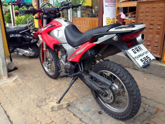 ธารนนทบุรี//ขาย m bike 200 cc สวยๆเดิมๆ ระบบไฟสมบูรณ์ทุกจุด เครื่องดีขับมันๆครับ ราคา 37,000 บาท ทะเบียนแท้