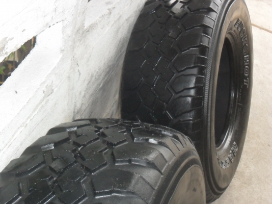 ยาง MUD MAXXIS 285/75R16 ปี09 สวยๆ 1 คู่ ราคา 2700 บาท ยาง MUD MAXXIS 285/75R16 ปี09 สวยๆ 1 คู่ ราคา 2700 บาท