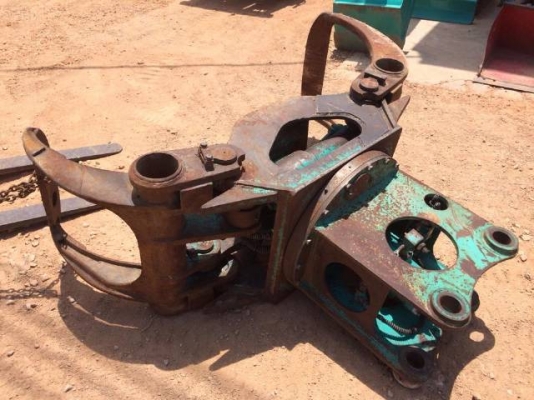 ขายปากคีบเหล็ก หมุนได้ซ้าย ขวา 360 องศา ใช้กับ รถขุด PC 120 นำเข้าจากญี่ปุ่น ติดต่อ 081-2990958/089-8368497 (เจ้าของขายเอง)