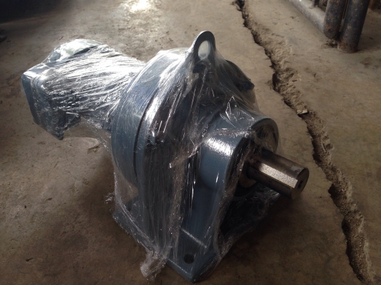 ขายมอเตอร์เกียร์ Cycro drive Sumitomo ขนาด 0.5 HP. 380V อัตราทด 1:143 รอบช้า เพลาออกประมาณ 10 รอบต่อนาที ของใหม่ ไม่เคยใช้งานครับ ขายมอเตอร์เกียร์ Cycro drive Sumitomo ขนาด 0.5 HP. 380V อัตราทด 1:143 รอบช้า เพลาออกประมาณ 10 รอบต่อนาที ของใหม่ ไม่เคยใช้งานครับ