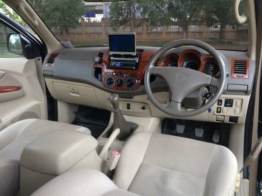 ขายด่วนโตโยต้า วีโก้ 4 ประตู สีดำ 3.0 ปี2009 ขายด่วนโตโยต้า วีโก้ 4 ประตู สีดำ 3.0 ปี2009