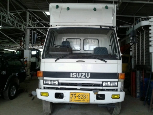 ขายด่วน รถบรรทุกตู้ 10 บาน ISUZU FTR11NY