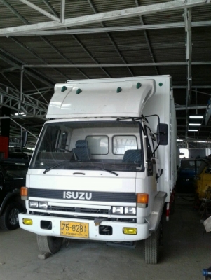 ขายด่วน รถบรรทุกตู้ 10 บาน ISUZU FTR11NY