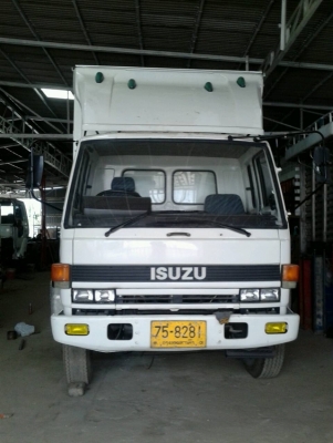 ขายด่วน รถบรรทุกตู้ 10 บาน ISUZU FTR11NY