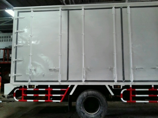 ขายด่วน รถบรรทุกตู้ 10 บาน ISUZU FTR11NY