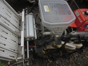 ขาย -- รถปลูกข้าว ดำนา 2 แถว พร้อมหยอดเมล็ด หยอดปุ๋ย ได้ ยี่ห้อสุดฮิต KUBATA SP-2 ขาย -- รถปลูกข้าว ดำนา 2 แถว พร้อมหยอดเมล็ด หยอดปุ๋ย ได้ ยี่ห้อสุดฮิต KUBATA SP-2