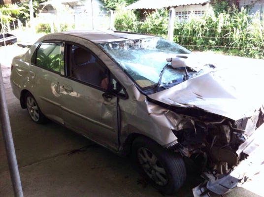 ซิดตี้ 03 เครื่อง IDSI เกียรออโต้ โอนลอยหรือเเยกอะไหลทุกอย่างยังมีอีกหลายรุ่นสอบถามได้ทุกวัน