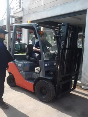 ขายรถโฟลค์ลิฟท์ TOYOTA 1.5 ตัน เเก๊ส LPG+น้ำมันเบนซิน