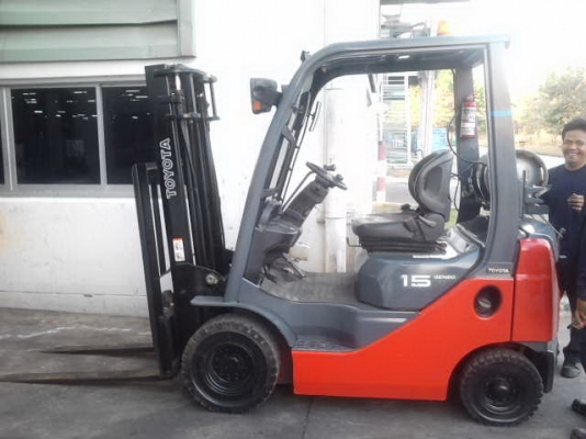ขายรถโฟลค์ลิฟท์ TOYOTA 1.5 ตัน เเก๊ส LPG+น้ำมันเบนซิน