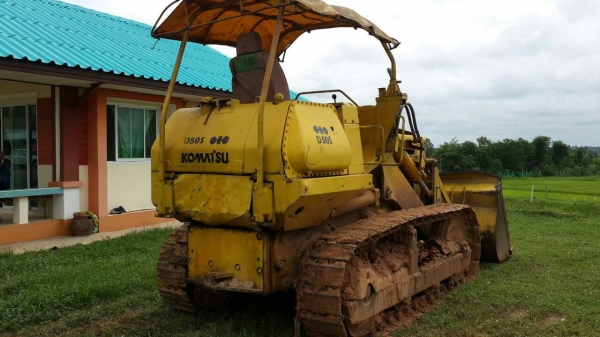 ขาย KOMATSU D50Sสภาพสวยพร้อมใช้ ราคาต่อรองได้ ติดต่อได้ที่คุณ อ๊อฟ พิจิตร 086-737-9991