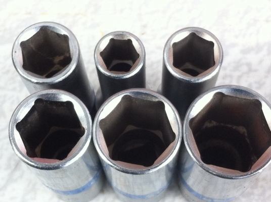 ประแจบล็อกอย่างดีตัวใหญ่ YTB พร้อมลูกบล็อกแบบยาวอีก 6 ตัว มีเบอร์ 10 , 12,14 ,17,19,21