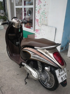 Honda Scoopy i ลายคลาสสิค สีดำ น้ำตาล รถอย่างสวย ประหยัดน้ำมัน Honda Scoopy i ลายคลาสสิค สีดำ น้ำตาล รถอย่างสวย ประหยัดน้ำมัน