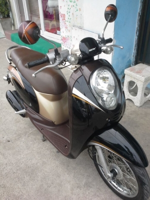 Honda Scoopy i ลายคลาสสิค สีดำ น้ำตาล รถอย่างสวย ประหยัดน้ำมัน Honda Scoopy i ลายคลาสสิค สีดำ น้ำตาล รถอย่างสวย ประหยัดน้ำมัน
