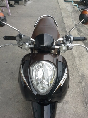 Honda Scoopy i ลายคลาสสิค สีดำ น้ำตาล รถอย่างสวย ประหยัดน้ำมัน Honda Scoopy i ลายคลาสสิค สีดำ น้ำตาล รถอย่างสวย ประหยัดน้ำมัน