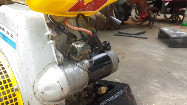 รถพรวนดินปรับสภาพพร้อมใช้งาน สตาร์ทด้วยกุญแจ 2 ระบบ