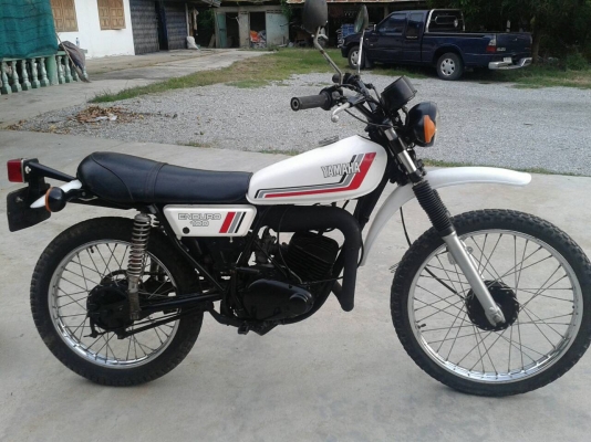 ขายdt 100 ทะเบียนเต็ม58 พร้อมโอน รถจบๆ