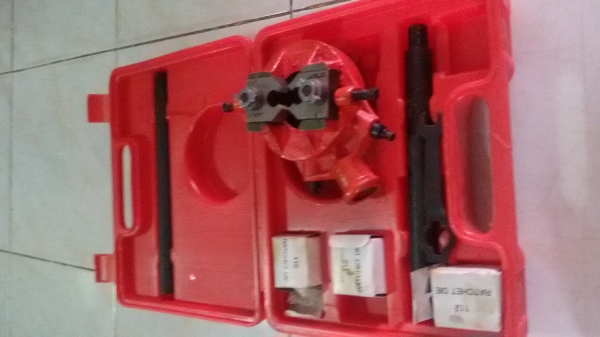 ต๊าปเกลียวท่อ IMCแบบมือ