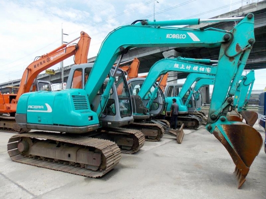ขาย รถขุด  KOBELCO SK 60 มีหลายคันให้เลือก