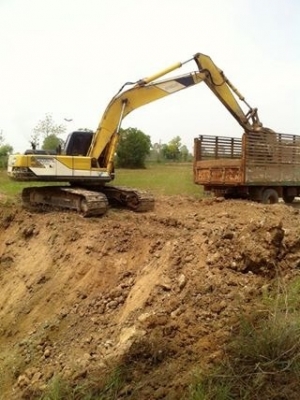 ขาย SK-200-M3 รถใช้งานดี เครื่องดี เอวแน่น โซ่70\% ไฟฟ้าครบ แอร์เย็น รถพร้อมใช้งาน