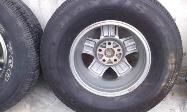 ขายแม็ควีโก้สภาพดี พร้อมยาง255/70ขอบ15ยางปี12