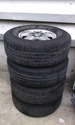 ขายแม็ควีโก้สภาพดี พร้อมยาง255/70ขอบ15ยางปี12