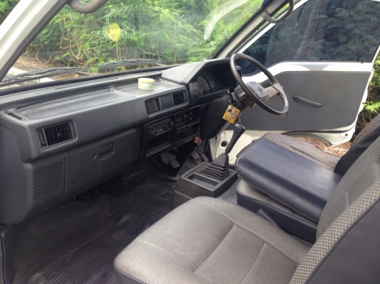 **** ขายรถตู้ L300 ขายถูก ****