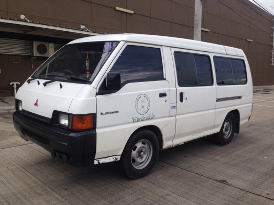 **** ขายรถตู้ L300 ขายถูก ****