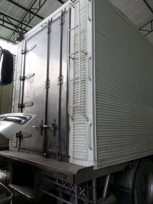 รถฮีโน่ 10 ล้อ ตู้เย็น 220 แรงม้า. ปี 50 สนใจติดต่อ 081 - 6079515 รถฮีโน่ 10 ล้อ ตู้เย็น 220 แรงม้า. ปี 50 สนใจติดต่อ 081 - 6079515