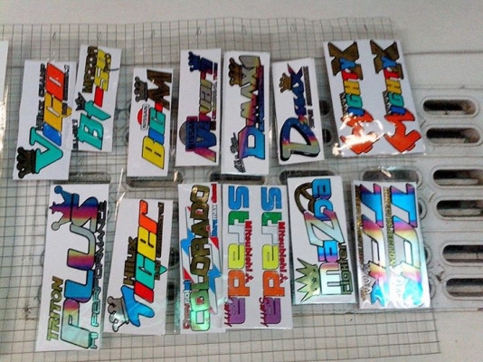 สติ๊กเกอร์ สะท้อนแสงตกแต่งรถยนต์