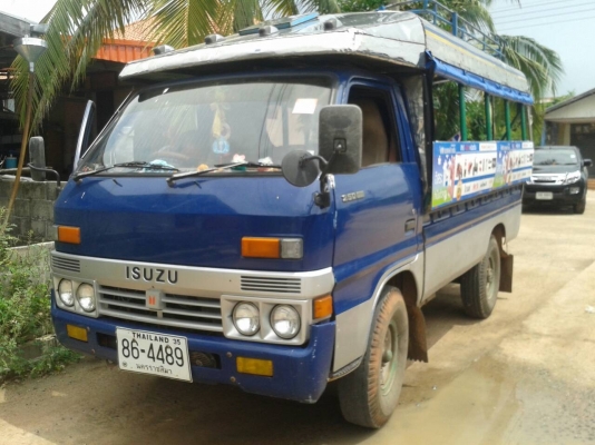 ขาย4ล้อ โดยสาร อีซูซุ 74 เครื่องดี แชชซีสวย ป้ายดำ ยางดี เอกสารพร้อมโอน ช่วงล่างดี ภายในสวย ขาย4ล้อ โดยสาร อีซูซุ 74 เครื่องดี แชชซีสวย ป้ายดำ ยางดี เอกสารพร้อมโอน ช่วงล่างดี ภายในสวย