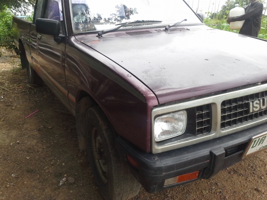 ขาย รถ isuzu KB แค็ป สภาพดี คัสซีสวย รถพร้อมใช้ เอกสารพร้อมโอน 68000