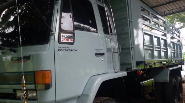 ขายรถบรรทุกสิบล้อดัมพ์ isuzu 240 นางฟ้า FXZ23NFYF-K 2 เพลา กระบะเหล็กพร้อมใช้ เข้าไฟแนนซ์ได้ 850,000 บาท ขายรถบรรทุกสิบล้อดัมพ์ isuzu 240 นางฟ้า FXZ23NFYF-K 2 เพลา กระบะเหล็กพร้อมใช้ เข้าไฟแนนซ์ได้ 850,000 บาท