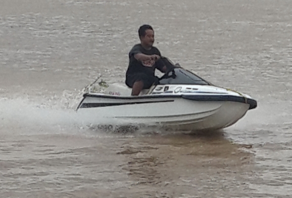 ปลาโอ ขายถูกๆ (มีถอยหลัง) ปลาโอ ขายถูกๆ (มีถอยหลัง)