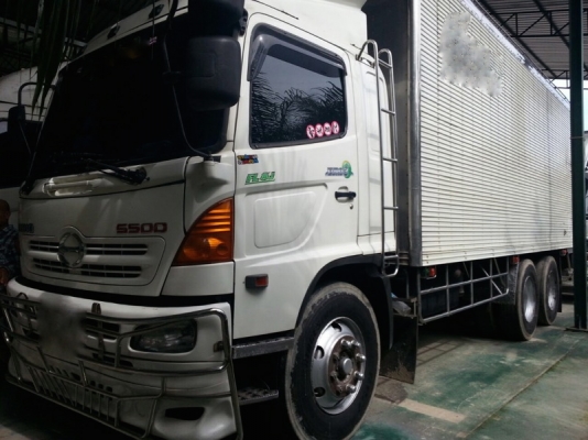 รถฮีโน่ 10 ล้อ ตู้เย็น 260 แรงม้า. ปี 52  สนใจติดต่อ 081 - 6079515