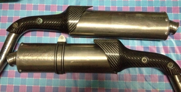 ขายท่อ Ducati คู่ละ 9,000 บาท สามารถแยกขายได้