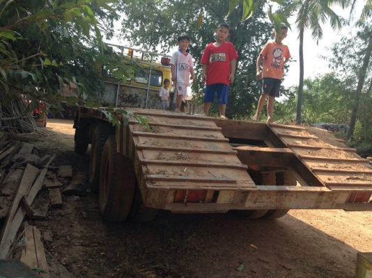 FR 608B HINO 3เพลา ปี47 เครื่อง EF550 300แรงม้า