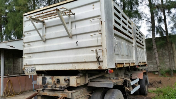 ขายด่วนครับ ลูกพ่วง สามมิตร 2 คานดั้ม สวยมากครับ หน้าใช้เอกสารพร้อมโอน มี 3 คันครัน